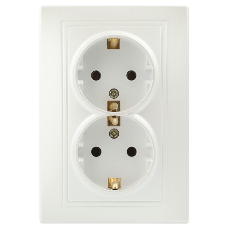 Розетка Intro Plano 1-205-06 с заземлением двойная 2X2P+E Schuko, 16А-250В, IP20, СУ, перламутр