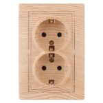 Розетка Intro Plano 1-205-11 с заземлением двойная 2X2P+E Schuko, 16А-250В, IP20, СУ, сосна