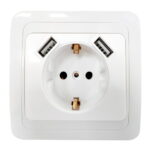 Розетка одинарная с заземлением CLASSICO с двумя USB белая 2047 IN HOME