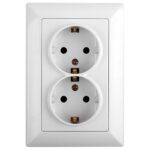 Розетка Intro Solo 4-205-01 с заземлением двойная 2X2P+E Schuko 16А-250В IP20 СУ белый